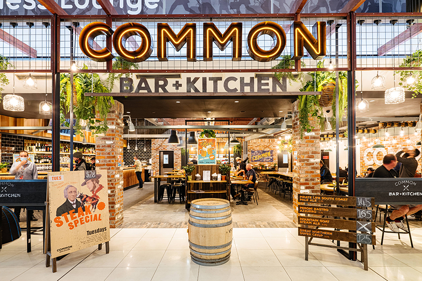 Retail and dining image7 - Common bar and kitchen